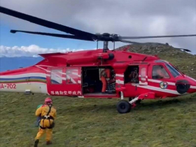 山難奪2命…網揭70歲阿公300岳嚮導、8歲孫已60岳！眼看大人失溫「打電話自救」：心理素質強大